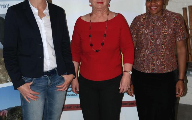 Inge Altona-de Klerk, Glenda Kitley en Murendiwa Dibibakwaone 